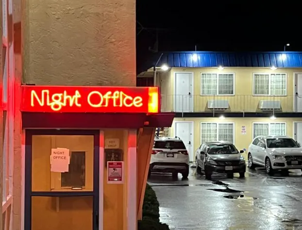 Columbus Motor Inn hotel detail image 2