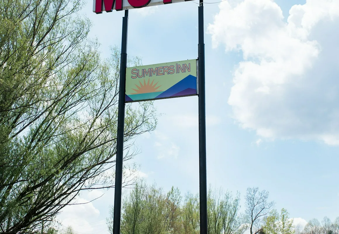 Summers Inn hotel hero