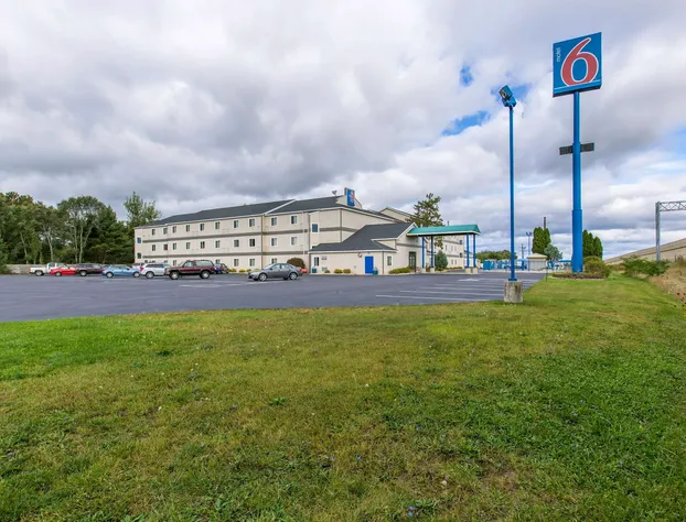 Motel 6 Baraboo, WI - Lake Delton hotel detail image 1