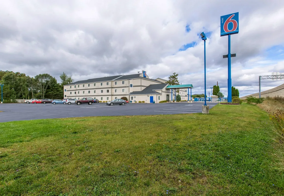 Motel 6 Baraboo, WI - Lake Delton hotel hero