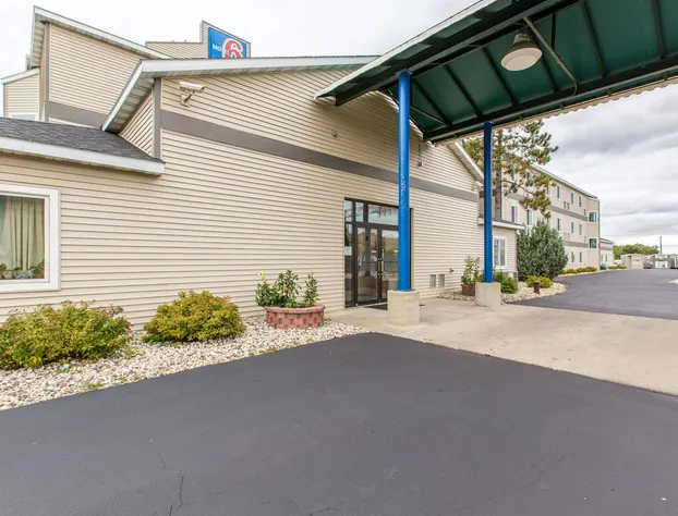 Motel 6 Baraboo, WI - Lake Delton hotel detail image 2