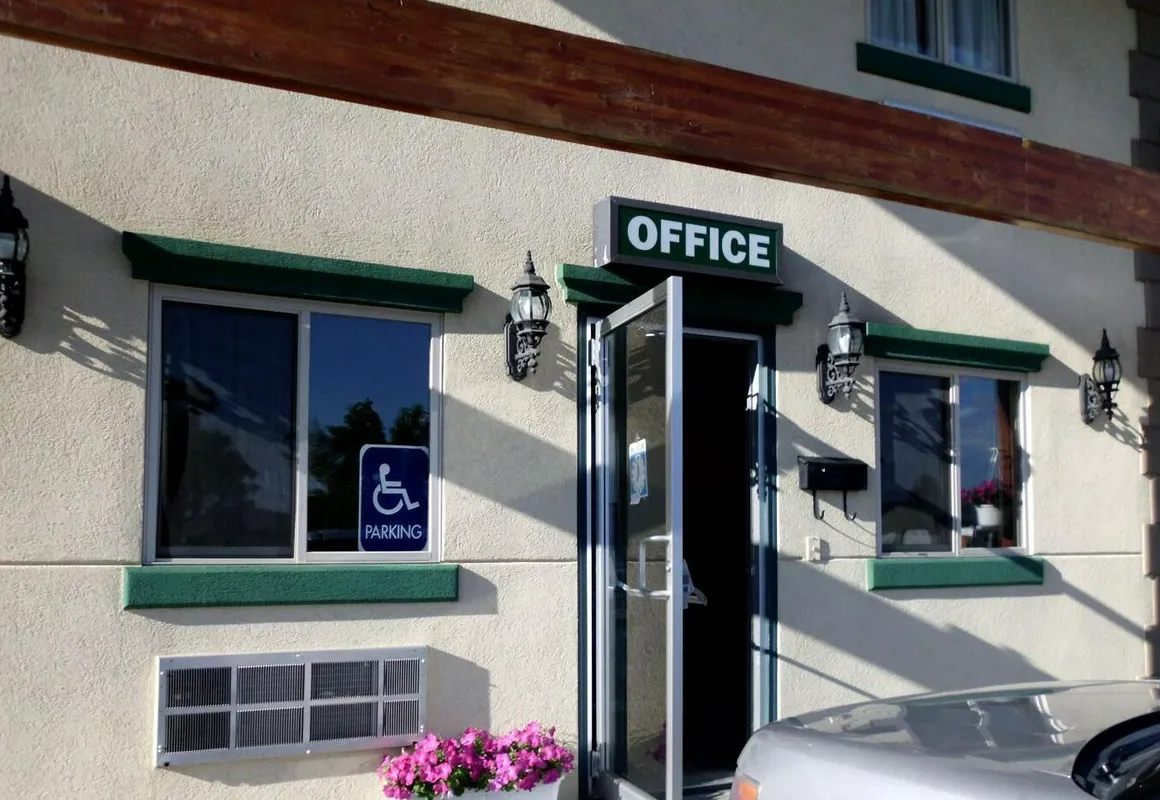 Green Gables Inn hotel hero