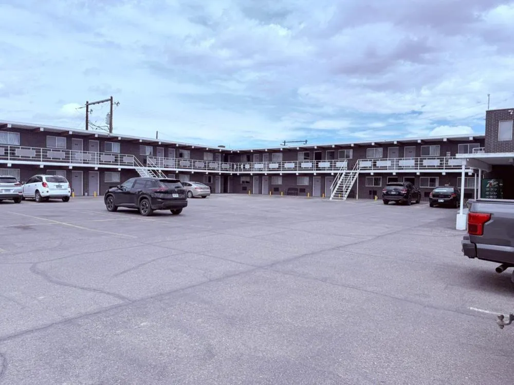 Tomahawk Motor Lodge By OYO Riverton US-26 hotel hero