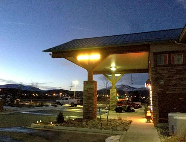 A Riverside Inn Travelodge by Wyndham hotel detail image 3