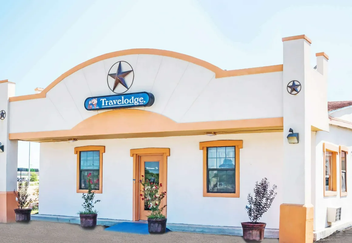 Travelodge by Wyndham Temple hotel hero