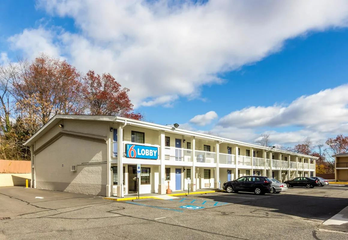 Motel 6 New Brunswick hotel hero