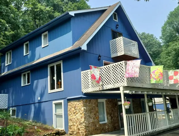 Lil Black Bear Inn hotel detail image 1