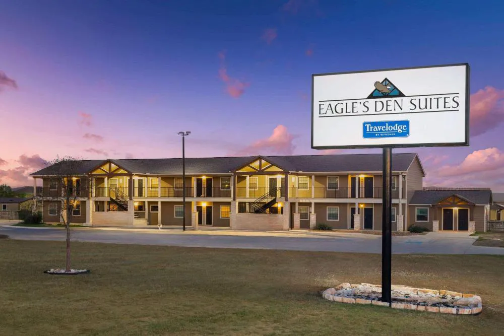 Eagle's Den Suites Cotulla a Travelodge by Wyndham hotel hero