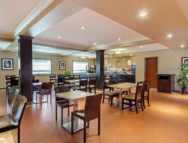 Best Western Plus Peace River Hotel & Suites hotel detail image 2