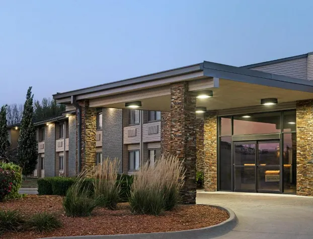 Carrollton Inn hotel detail image 2