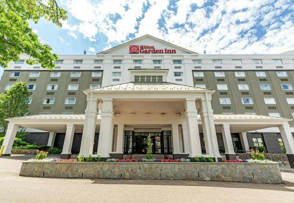 Hilton Garden Inn Boston/Waltham hotel hero