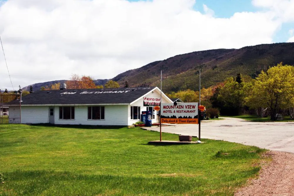 The Mountain View Motel & Cottages hotel hero