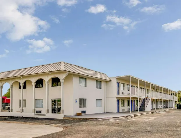 Motel 6 Waco, TX - Lacy Lakeview hotel detail image 2