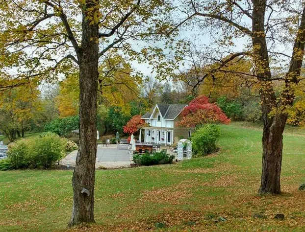 Clyde Hall Bed and Breakfast hotel detail image 2