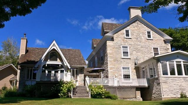 Clyde Hall Bed and Breakfast hotel detail image 1