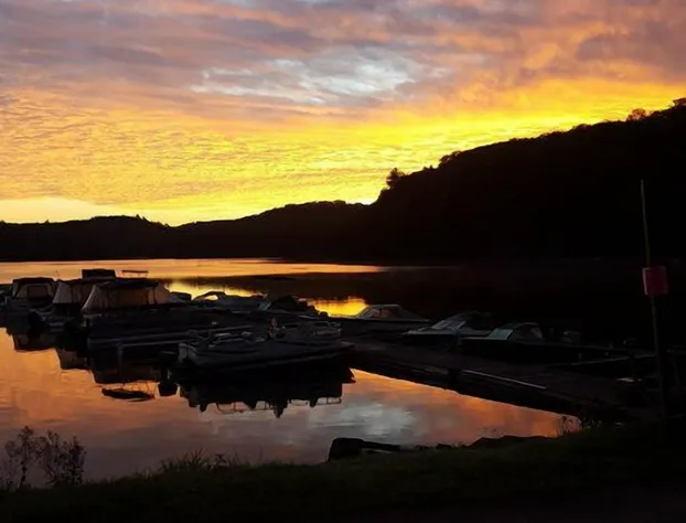 Oakview Lodge & Marina hotel detail image 3