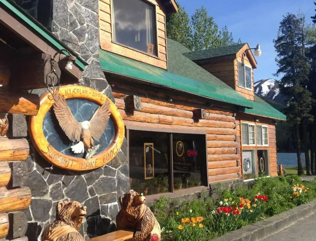 Summit Lake Lodge hotel detail image 4