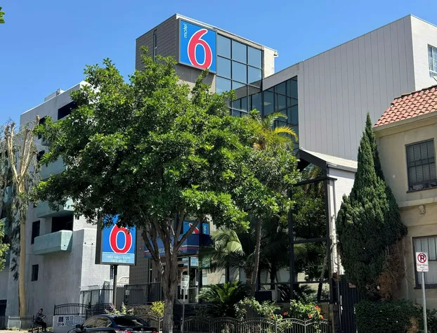Motel 6 Hollywood hotel detail image 1