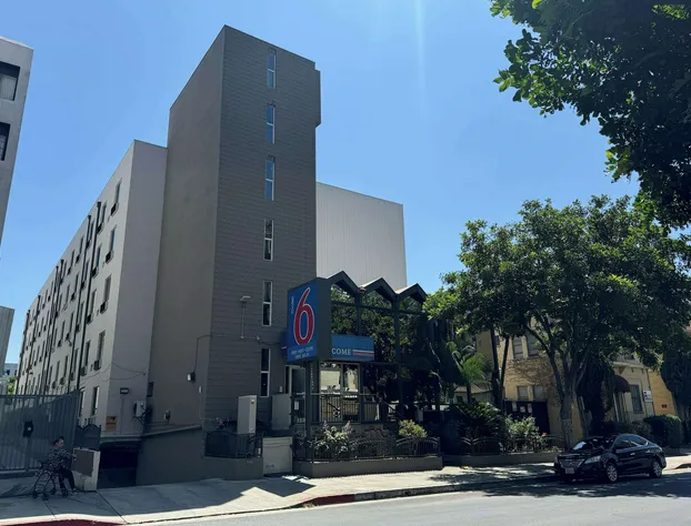 Motel 6 Hollywood hotel detail image 1