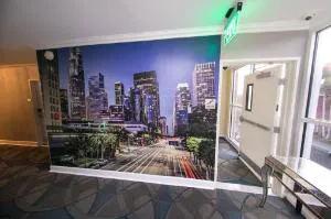 Metropolitan Inn & Suites hotel detail image 1