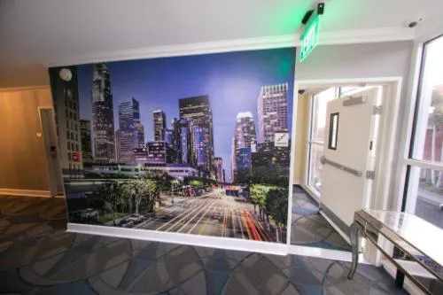 Metropolitan Inn & Suites hotel detail image 1