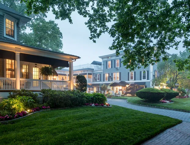 Chateau Inn and Suites hotel detail image 4