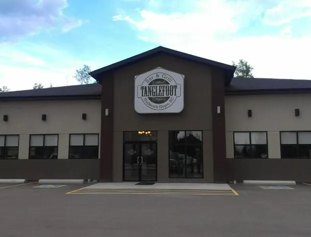 Sigma Inn & Suites Hudson's Hope hotel detail image 1