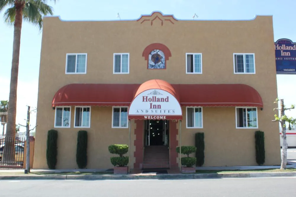 Holland Inn and Suites hotel hero