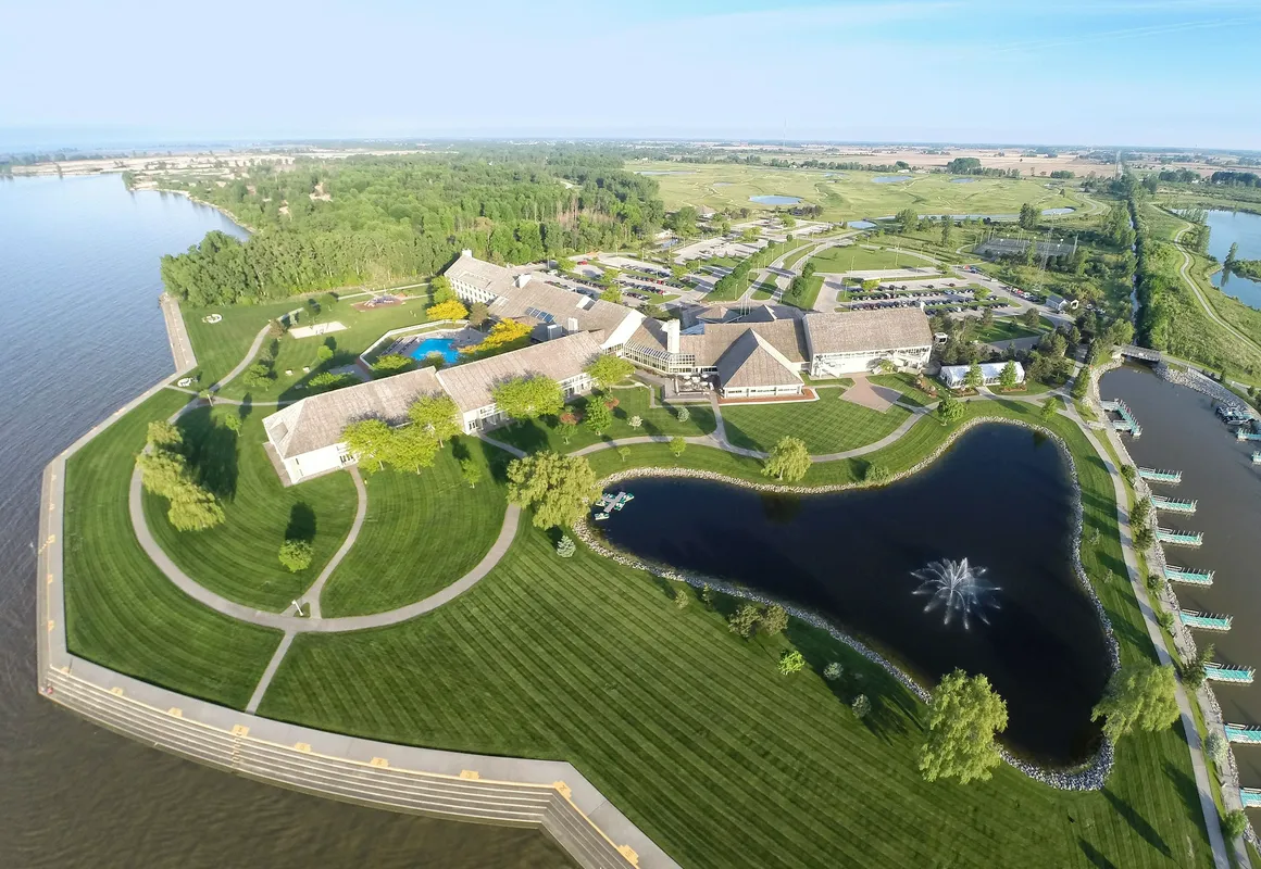 Maumee Bay Lodge hotel hero