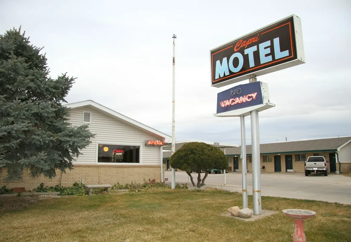 Capri Motel hotel hero