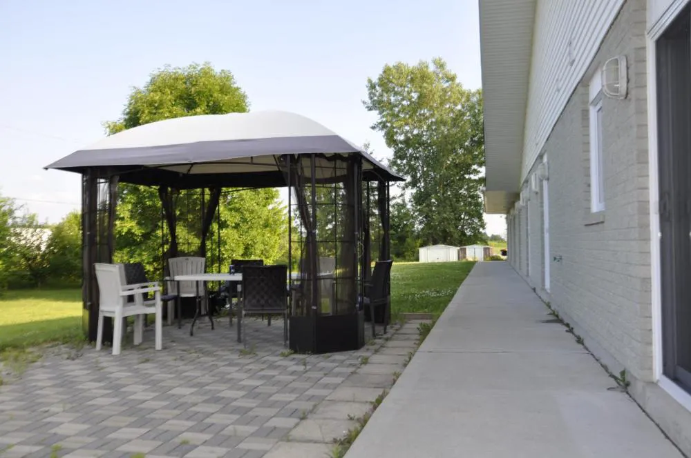 Motel Les Pignons Verts hotel hero