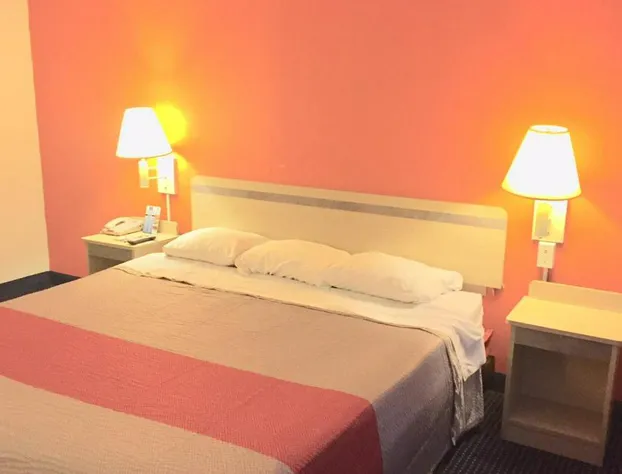 Red Carpet Inn hotel detail image 3