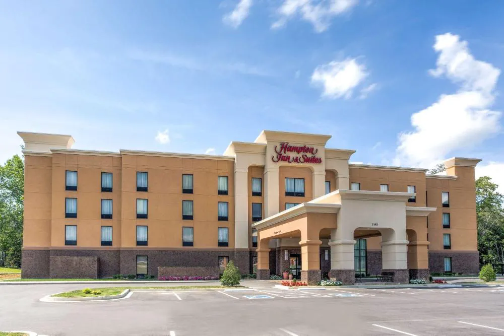 Hampton Inn & Suites Manchester hotel hero