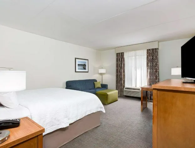 Hampton Inn & Suites Manchester hotel detail image 4