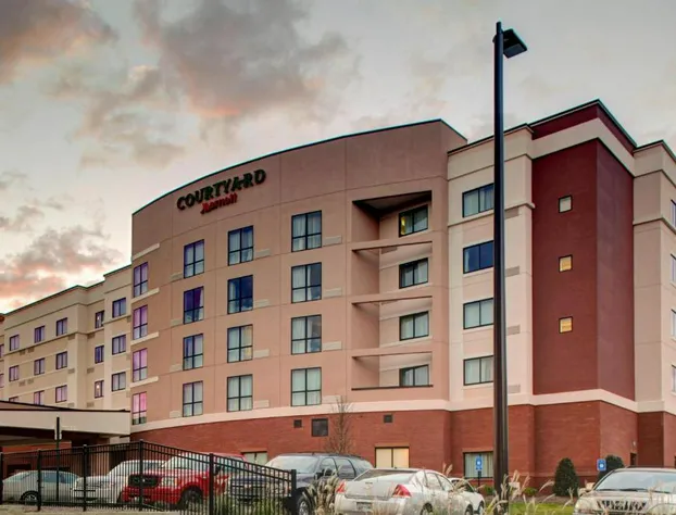 Courtyard Carrollton hotel detail image 1