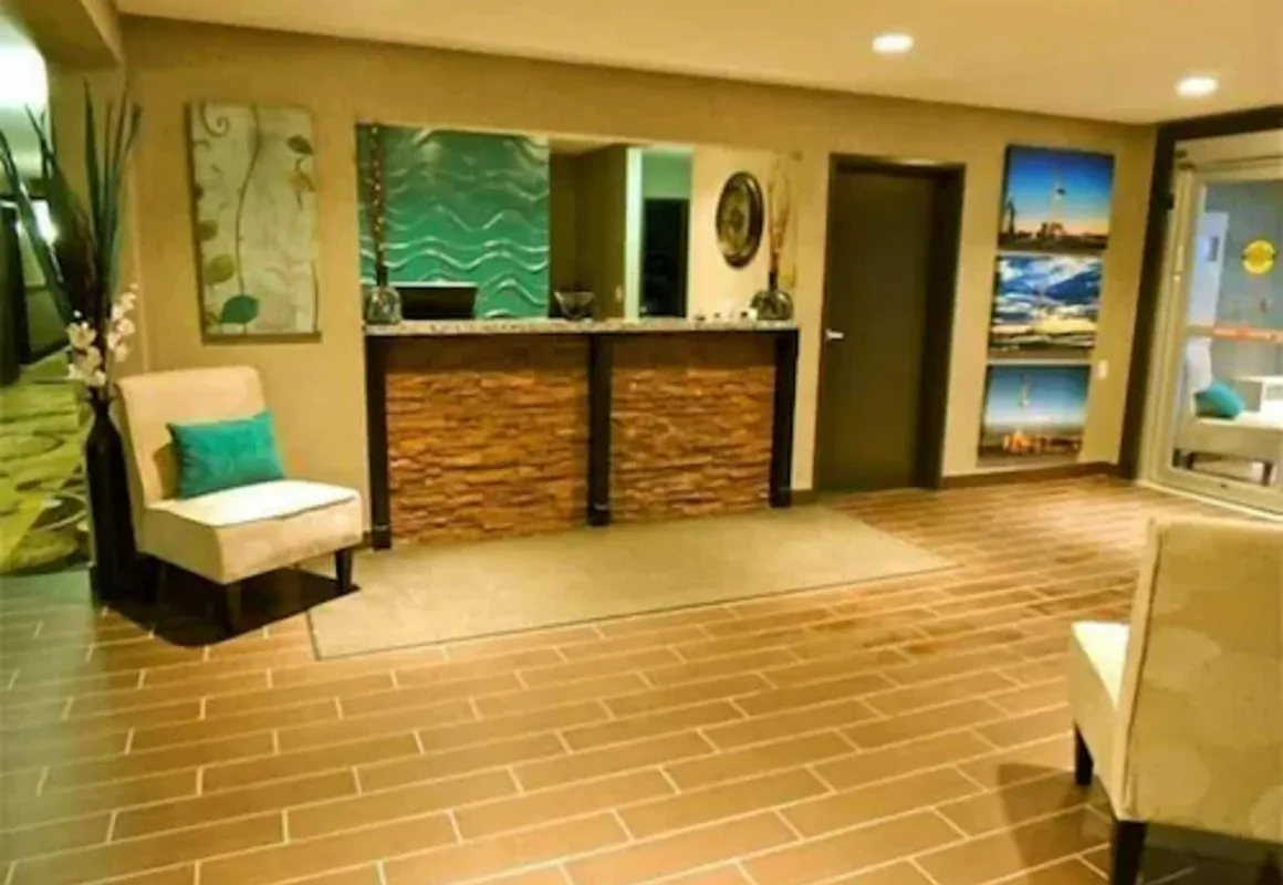 Carlyle Western Star Inn & Suites hotel hero