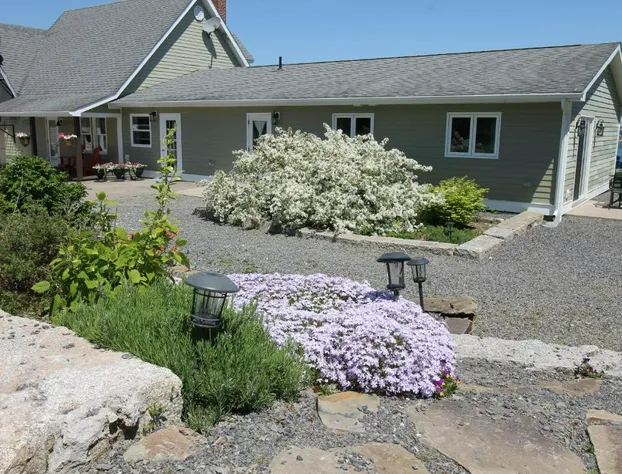 Seawind Landing Country Inn hotel detail image 1