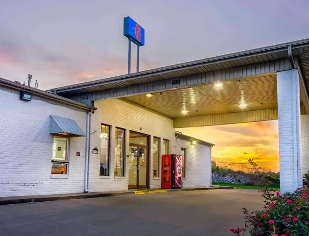 Motel 6 Grand Rivers, KY hotel detail image 2