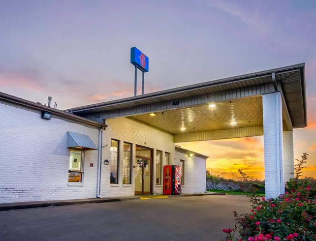 Motel 6 Grand Rivers, KY hotel detail image 3