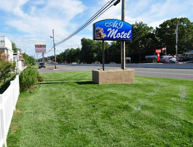 At 9 Motel hotel detail image 2