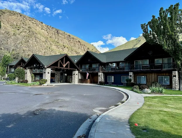 Salmon Rapids Lodge hotel detail image 4