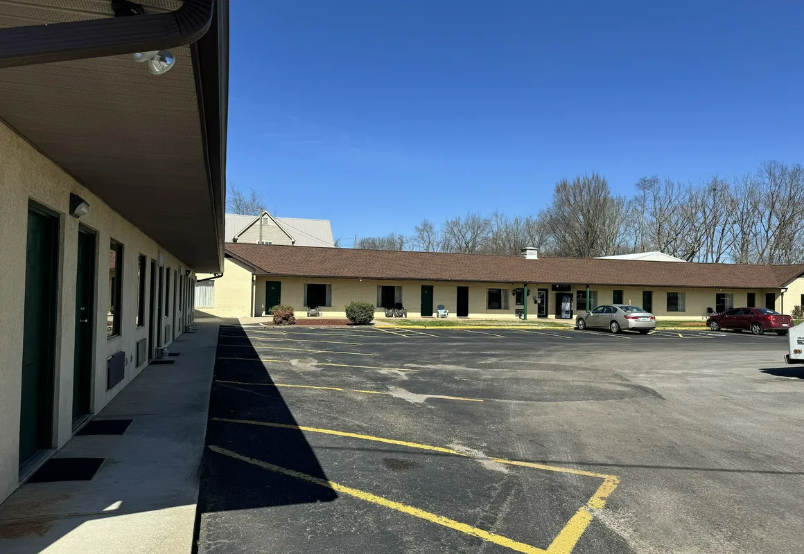 Royal Inn hotel hero