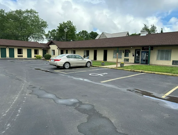 Royal Inn hotel detail image 3