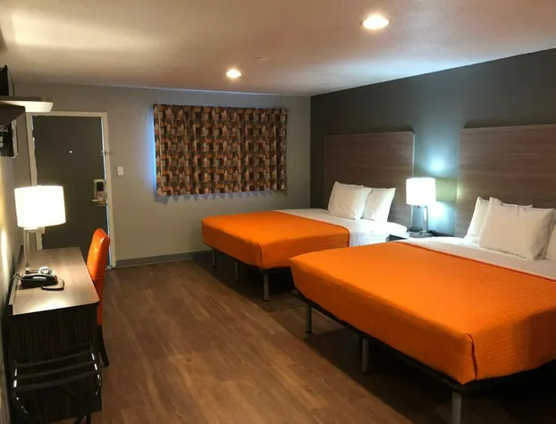 Super 8 by Wyndham Sonora hotel detail image 2