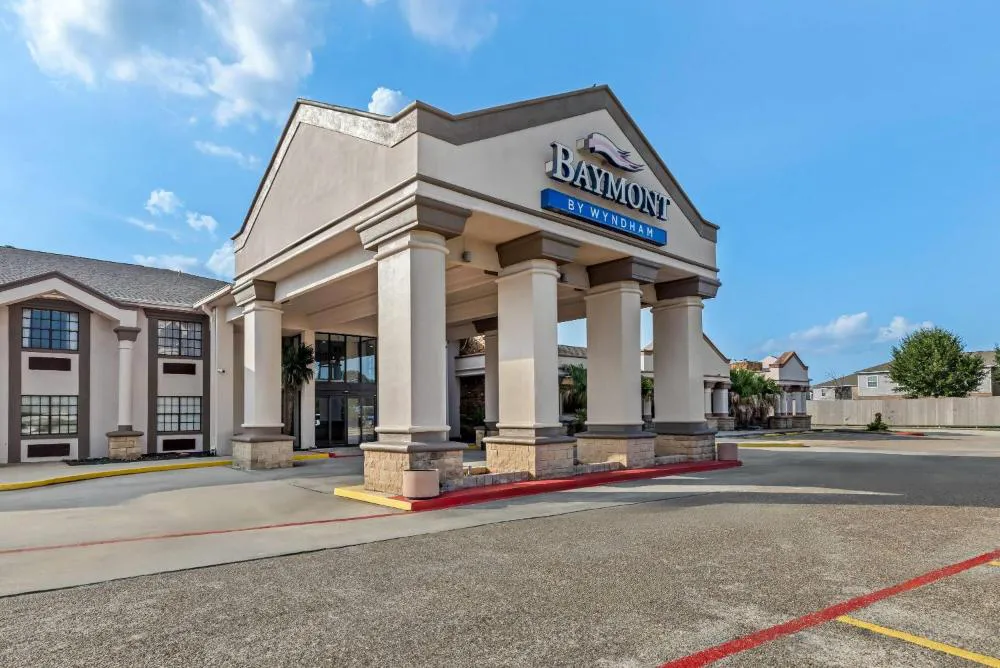 Baymont by Wyndham Port Arthur/Groves Area hotel hero