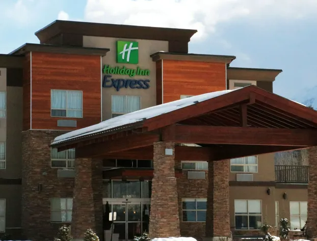 Holiday Inn Express Golden-Kicking Horse by IHG hotel detail image 1