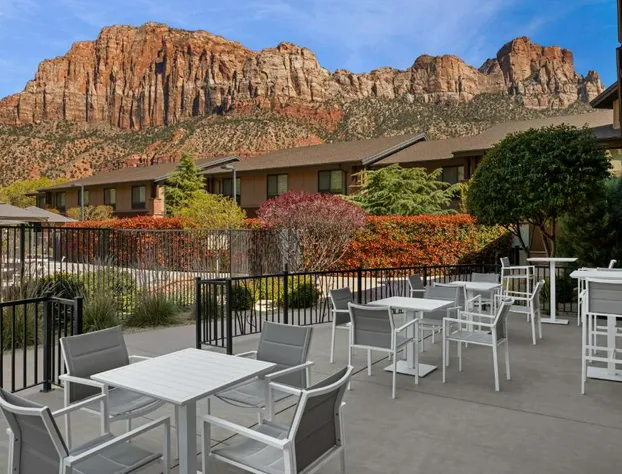 Hampton Inn & Suites Springdale/Zion National Park hotel detail image 1