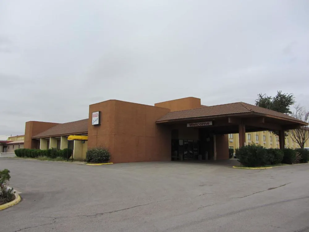 Travelodge by Wyndham Odessa hotel hero