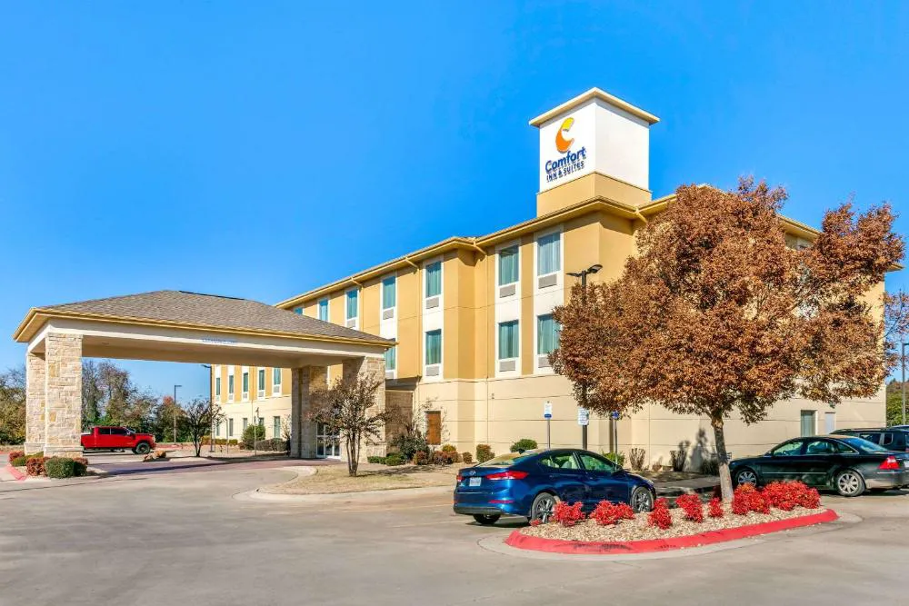 Comfort Inn & Suites Van Buren - Fort Smith hotel hero