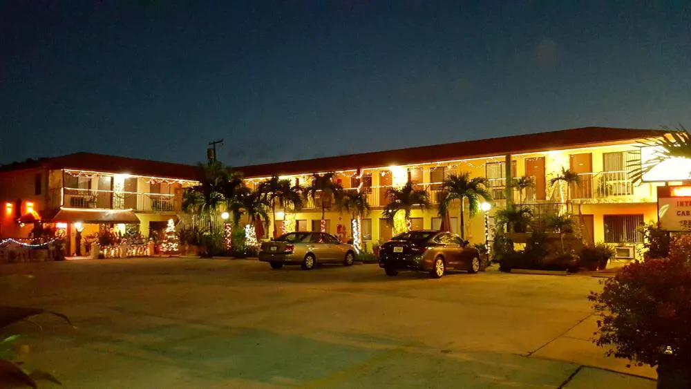 Lago Motor Inn hotel hero